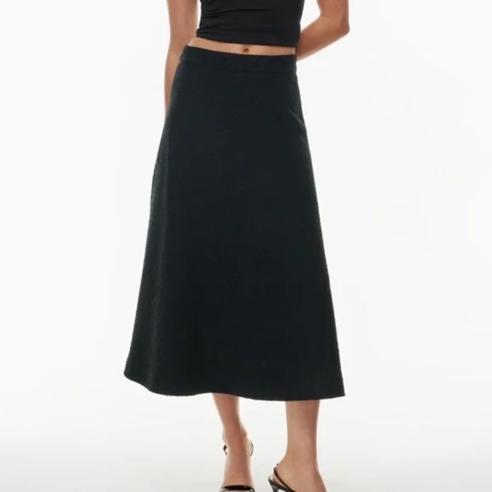 barely worn Aritzia Babaton color black disport skirt